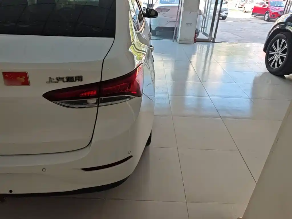 Buick Excelle — миниатюра 8
