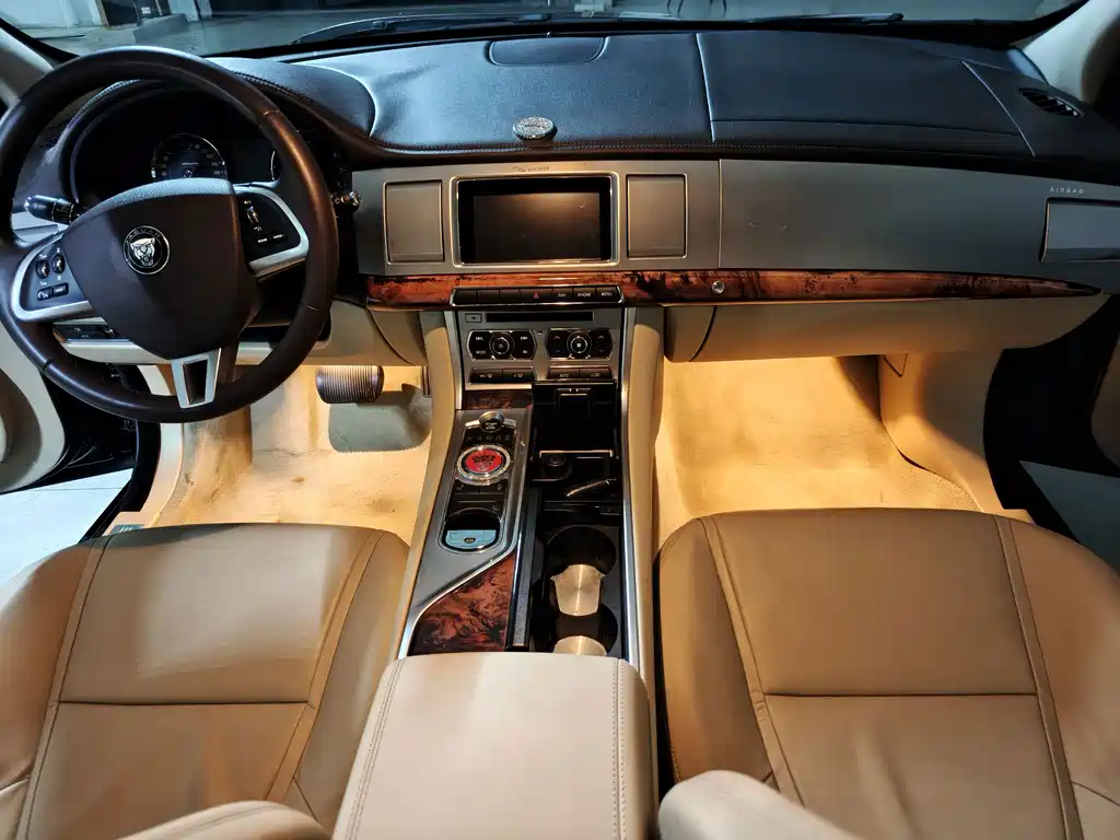 Jaguar XF — миниатюра 9