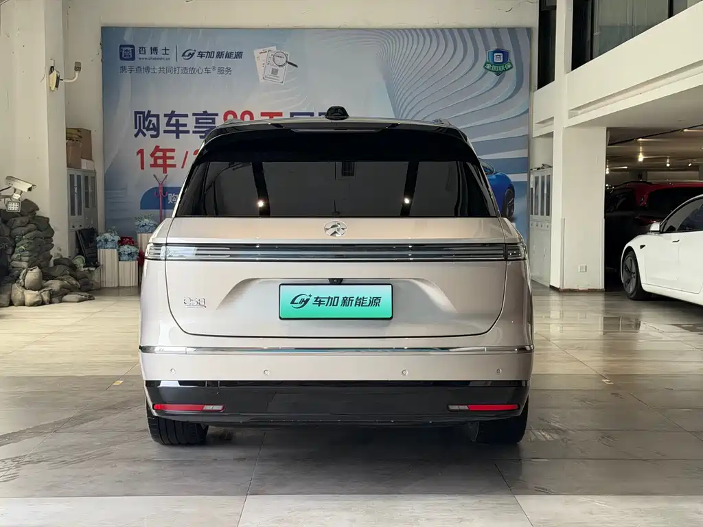NIO ES8 — миниатюра 8
