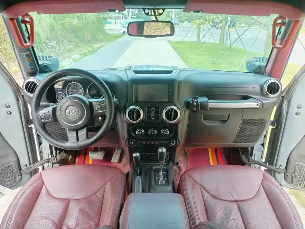 Jeep Wrangler — миниатюра 6