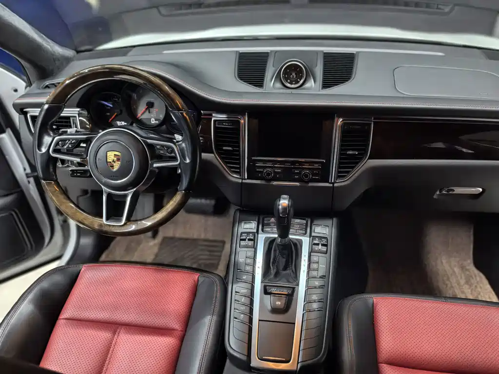 Porsche Macan — миниатюра 4
