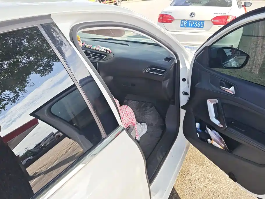 Peugeot 308 — миниатюра 8