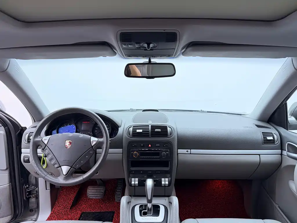 Porsche Cayenne — миниатюра 22