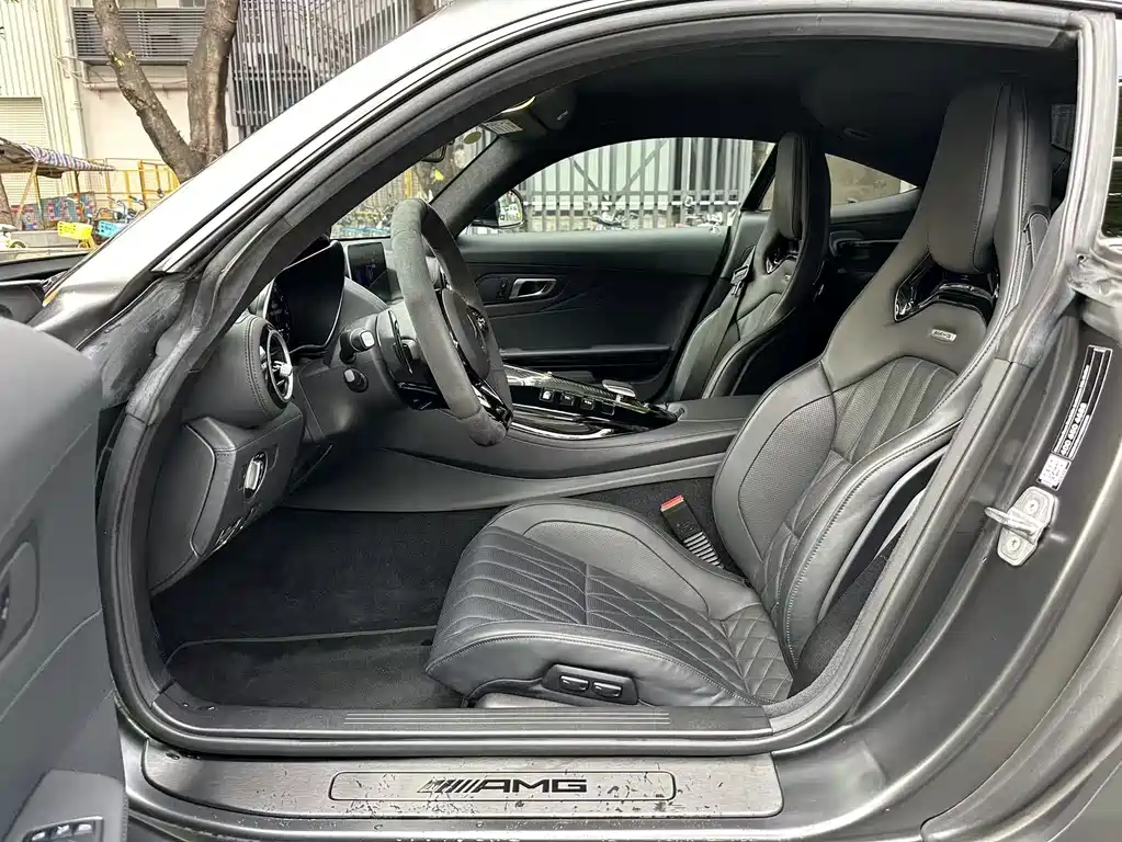 MERCEDES-BENZ AMG GT