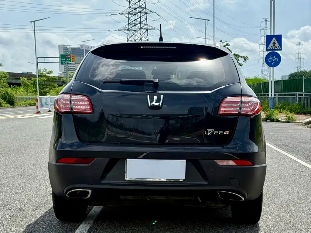 Luxgen 7 SUV 2014 2.2T