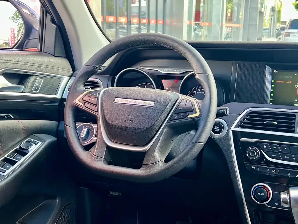 Changfeng CS10 2017 2.0T AT Luxury