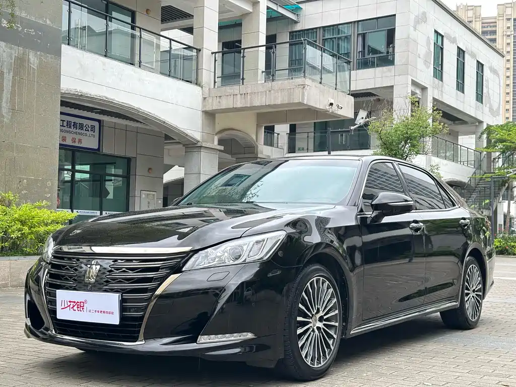 Купить Toyota Crown