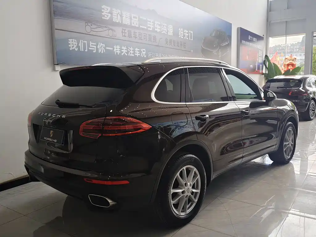Porsche Cayenne — миниатюра 6