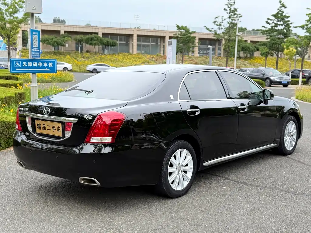 Toyota Crown 2011 2.5L Royal