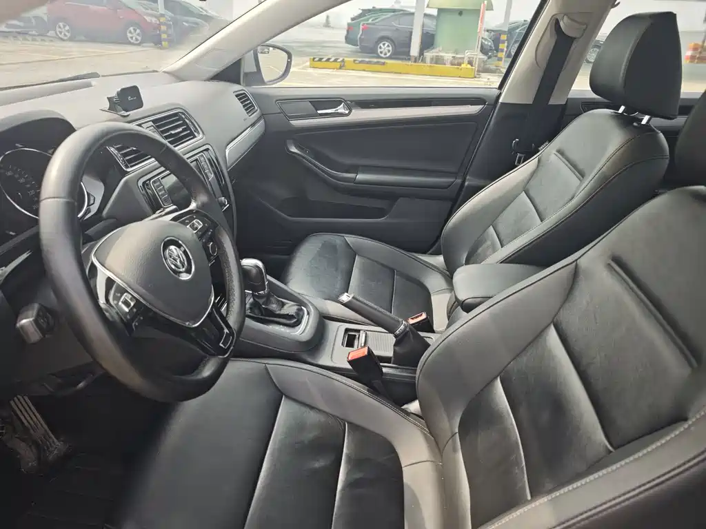 Volkswagen Sagitar 2018 280TSI DSG
