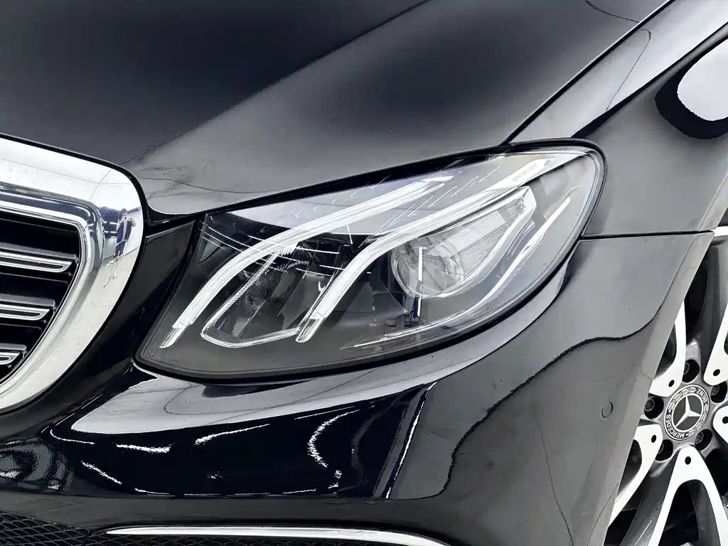 Mercedes-Benz E-Class — миниатюра 14