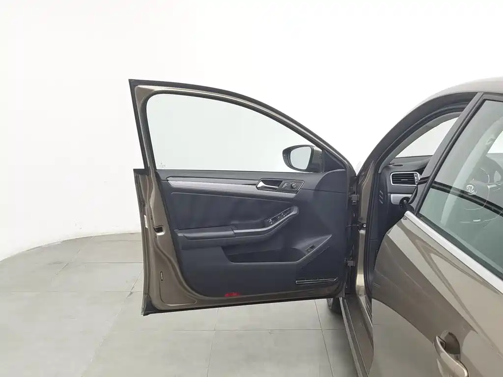 Volkswagen Sagitar — миниатюра 8