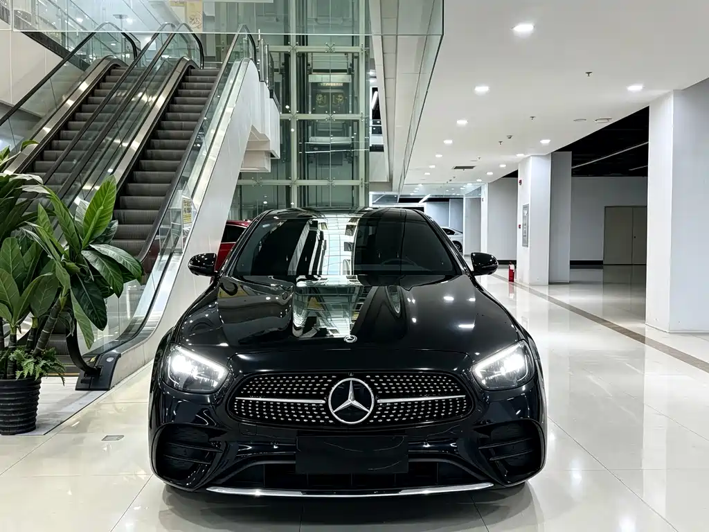 Mercedes-Benz E-Class — миниатюра 2