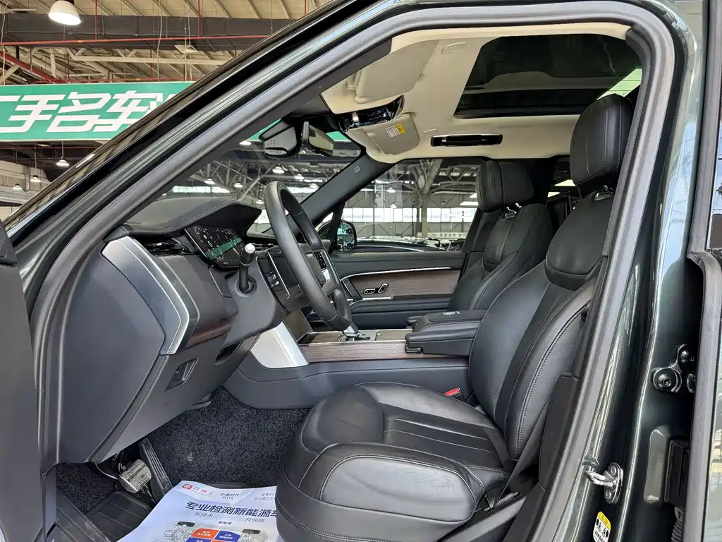 Land Rover Range Rover — миниатюра 22