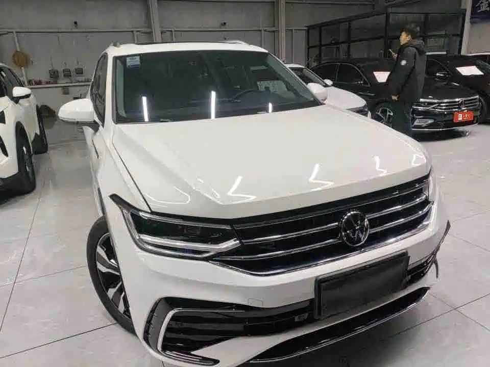 Volkswagen Tiguan L — миниатюра 4