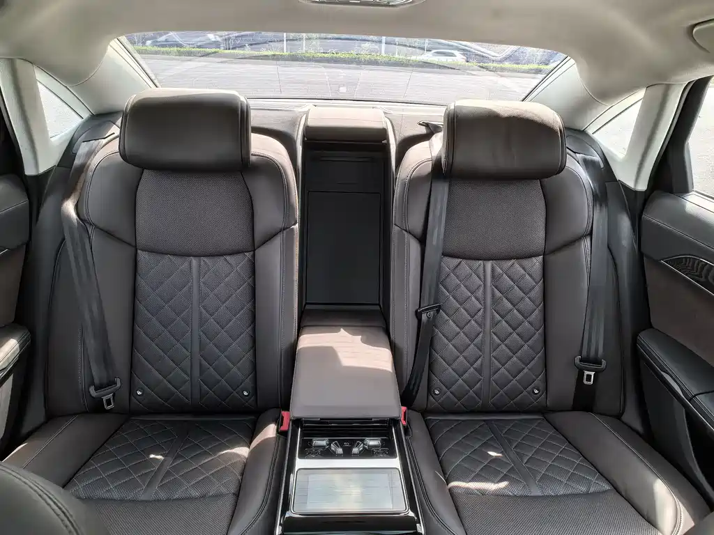 Audi A8 — миниатюра 14