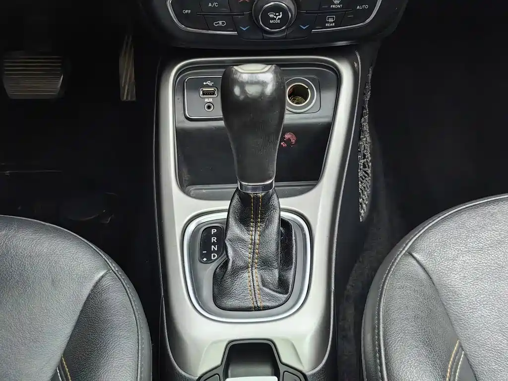 Jeep Compass — миниатюра 13