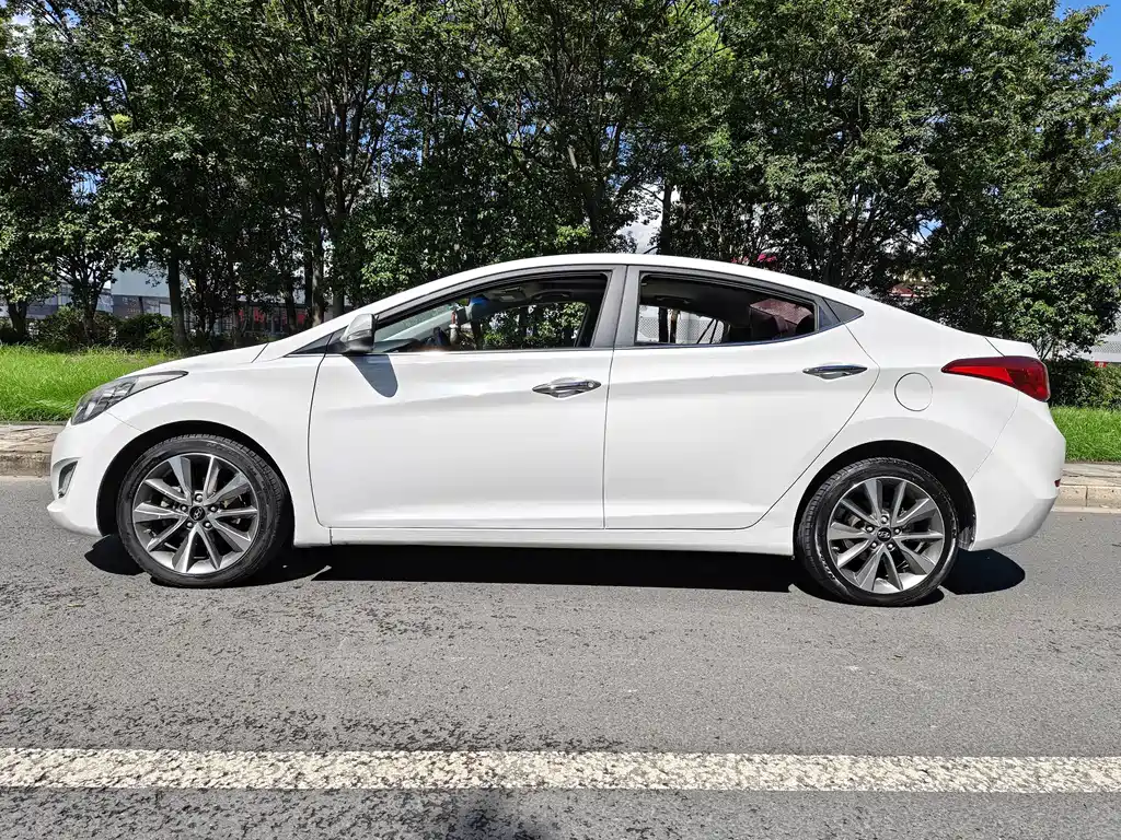 Hyundai Elantra Langdong — миниатюра 3