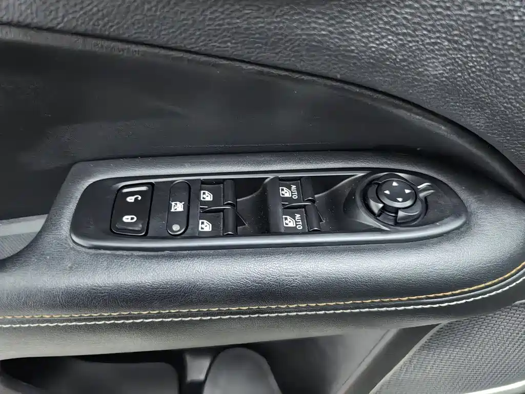 Jeep Compass — миниатюра 9