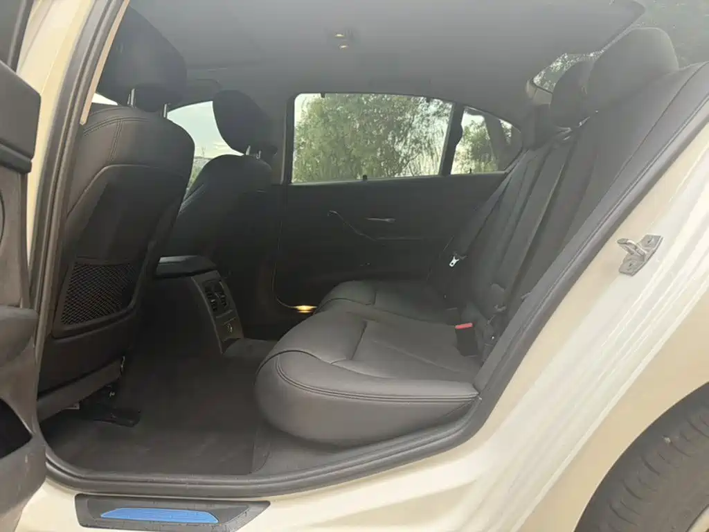 BMW 3 Series — миниатюра 12