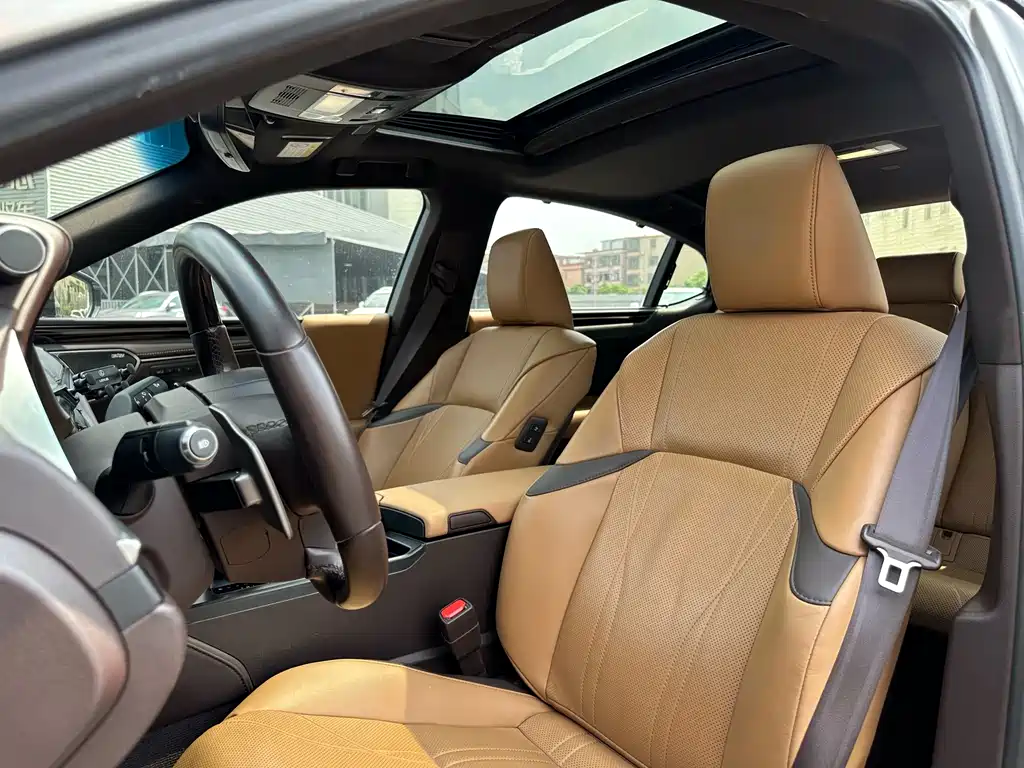 Lexus ES — миниатюра 11