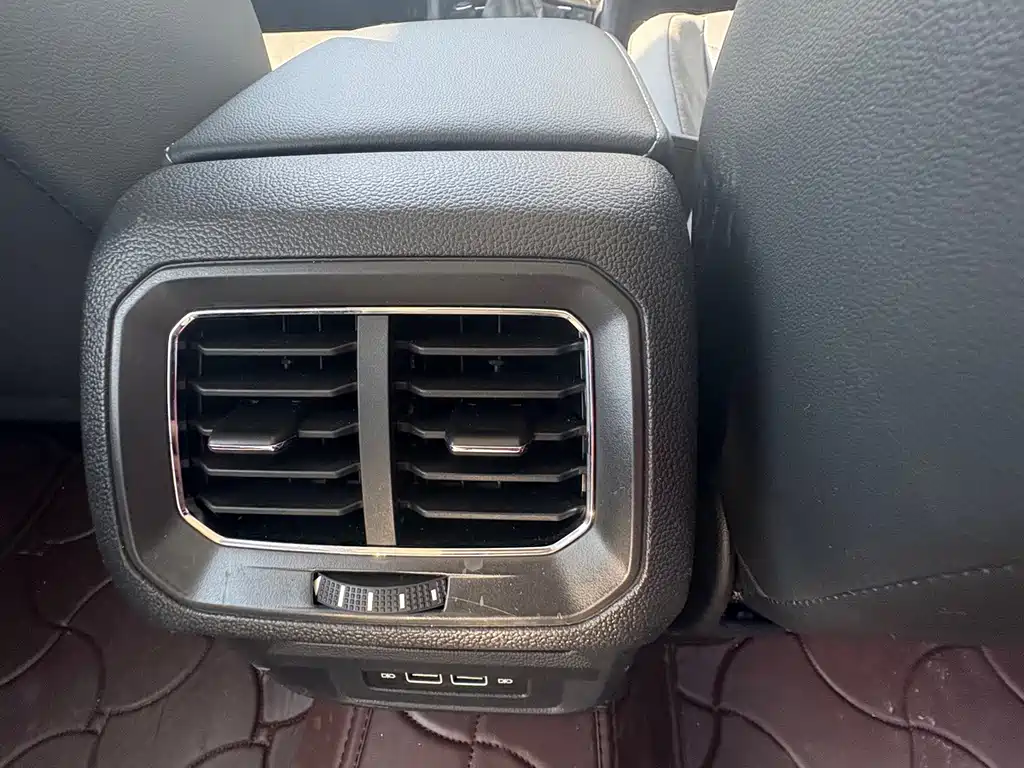 Volkswagen Tiguan L — миниатюра 12