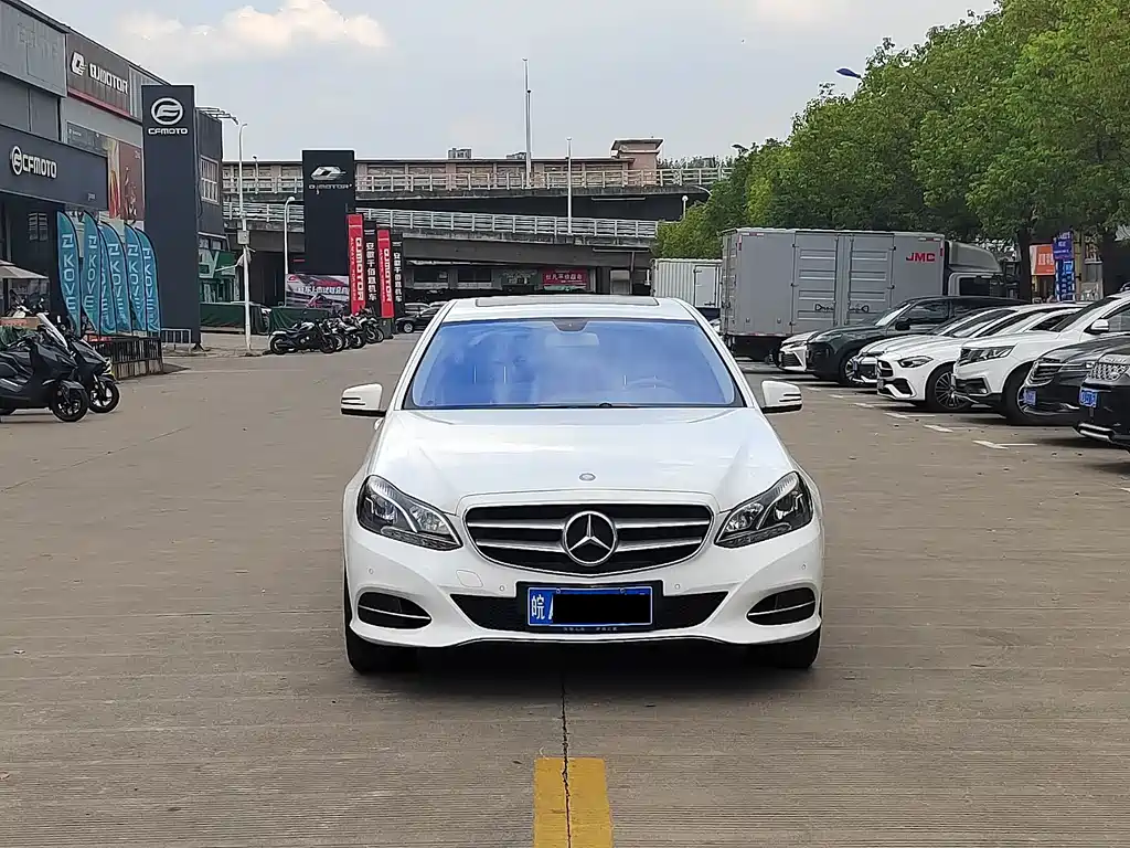 Mercedes-Benz E-Class — миниатюра 2