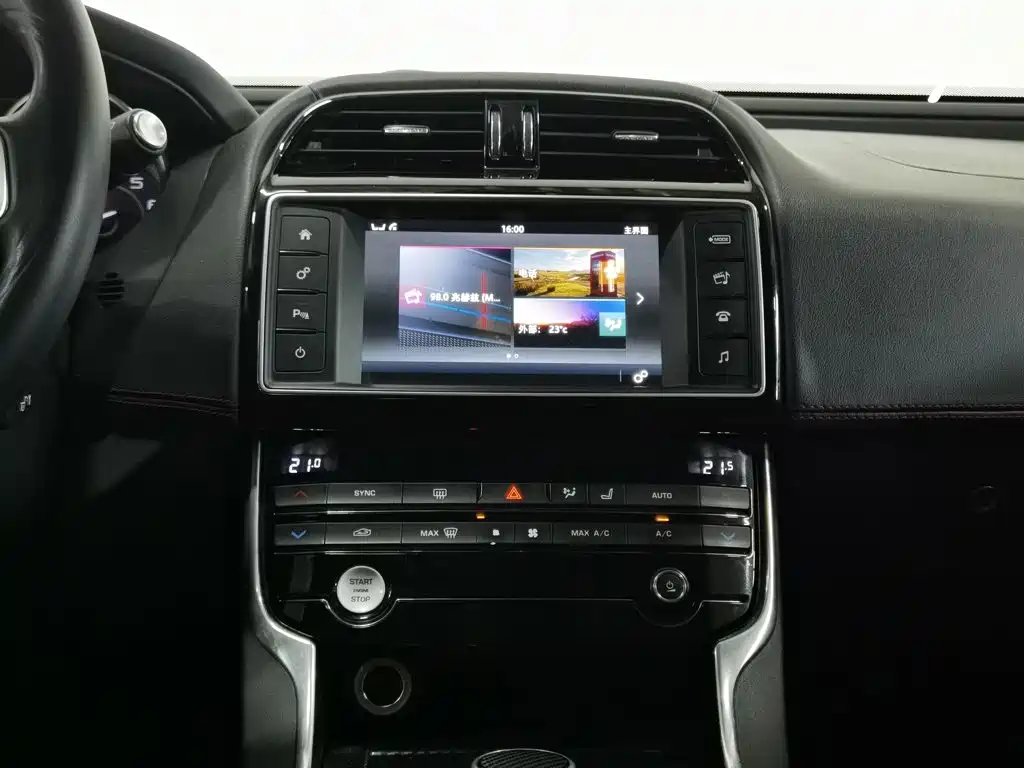 Jaguar XE — миниатюра 12