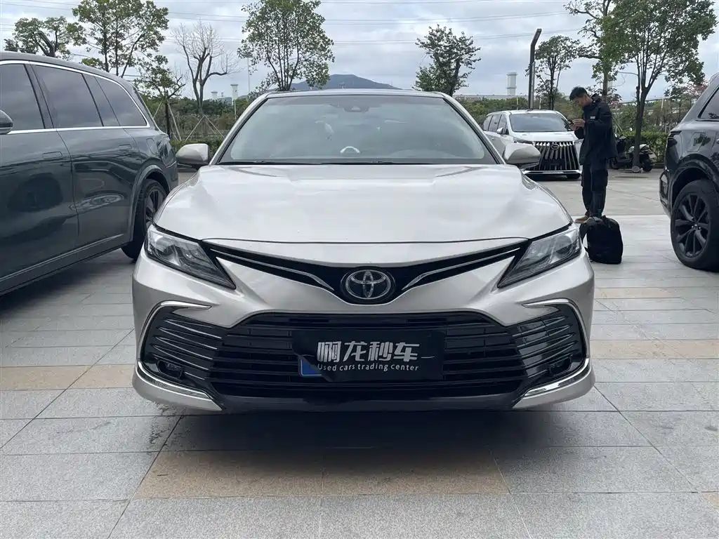 TOYOTA CAMRY