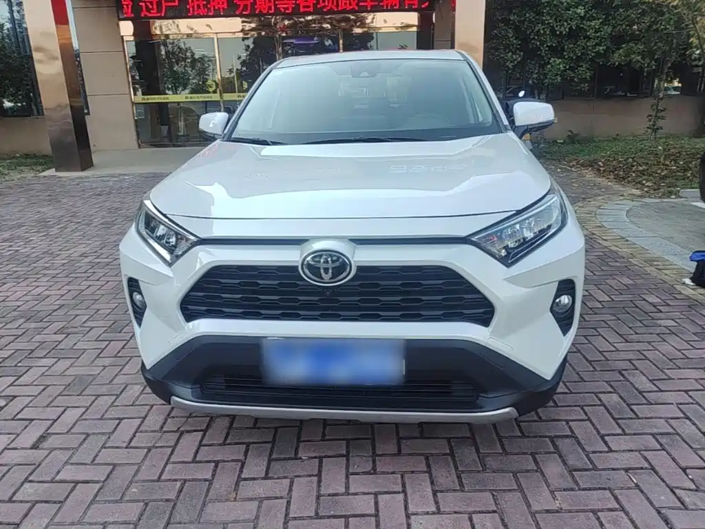 Toyota RAV4 — миниатюра 3