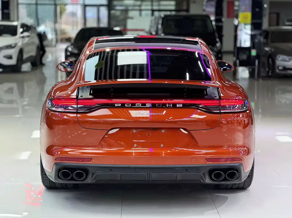 PORSCHE PANAMERA