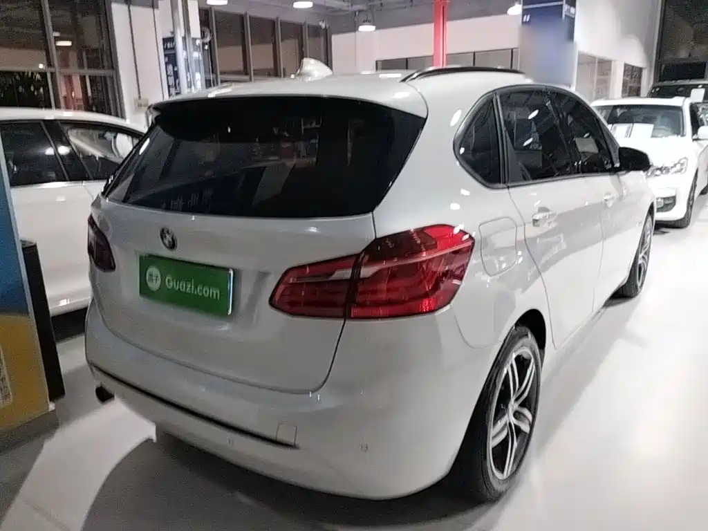 BMW 2 Series Active Tourer — миниатюра 7
