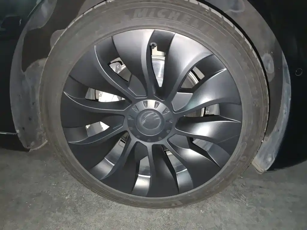 Tesla Model 3 — миниатюра 8