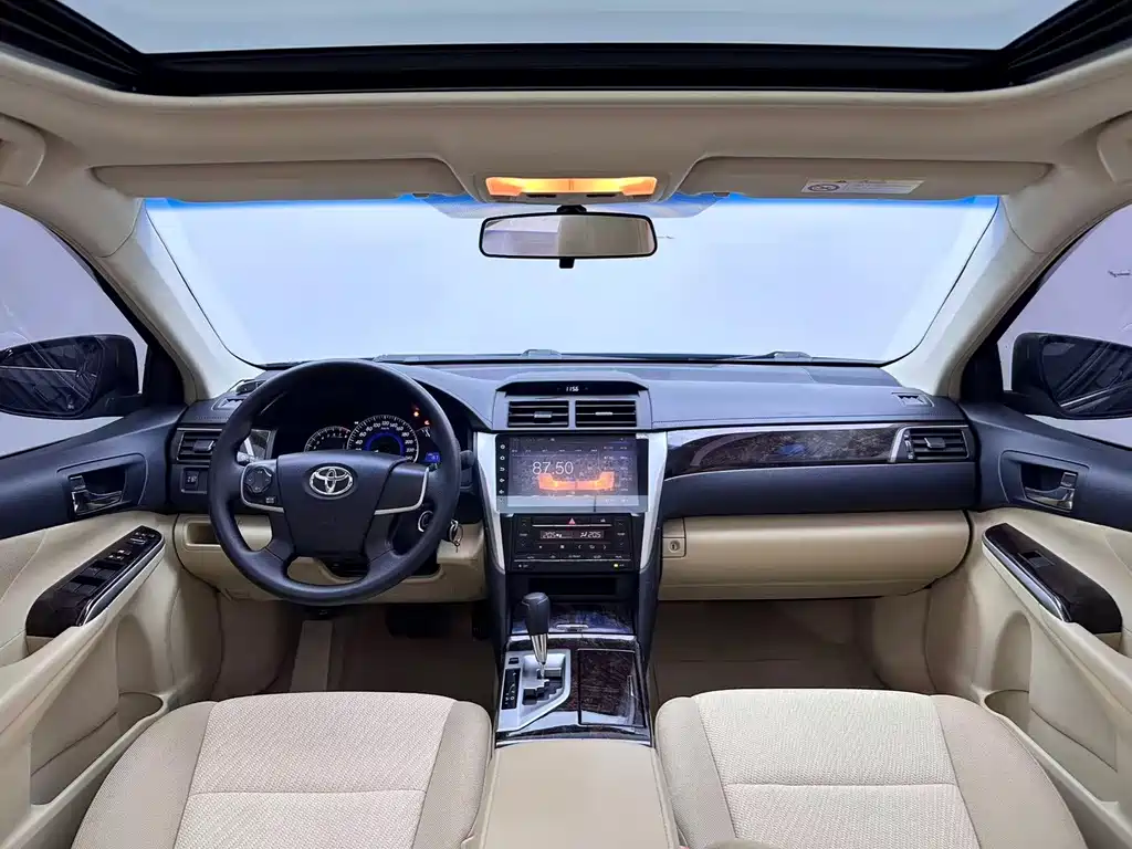 Toyota Camry — миниатюра 10