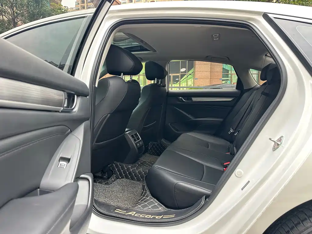 Honda Accord — миниатюра 13