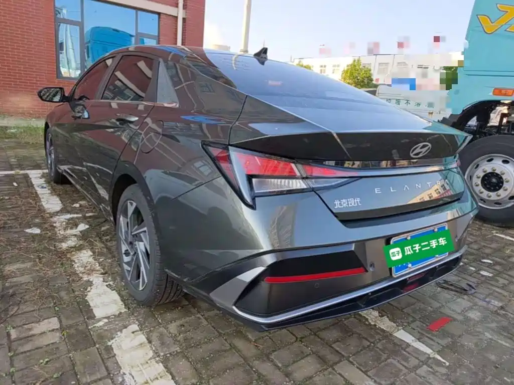 Hyundai Elantra — миниатюра 5