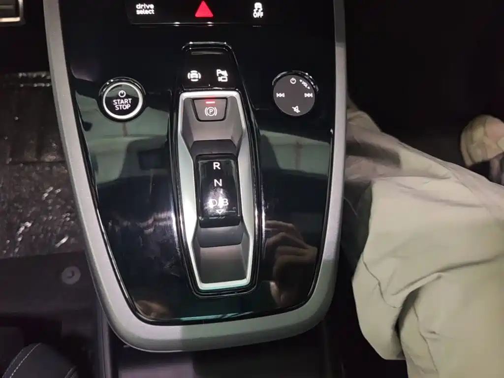 Audi Q5 e-tron — миниатюра 19