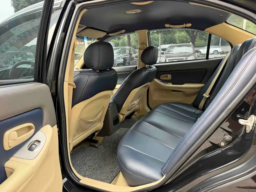 Hyundai Elantra — миниатюра 7