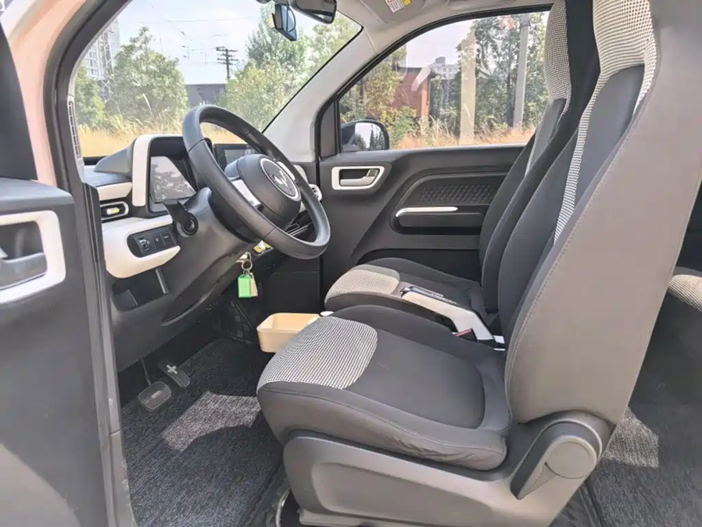 Wuling MINIEV — миниатюра 9