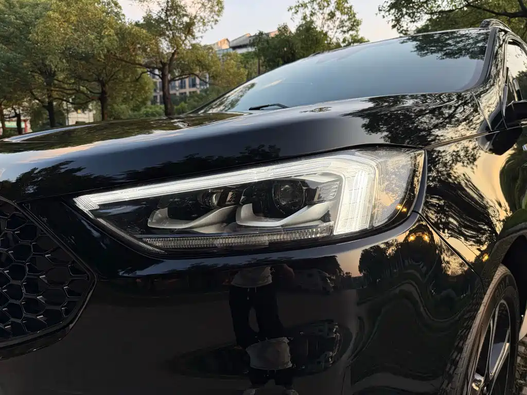 Ford Edge — миниатюра 16