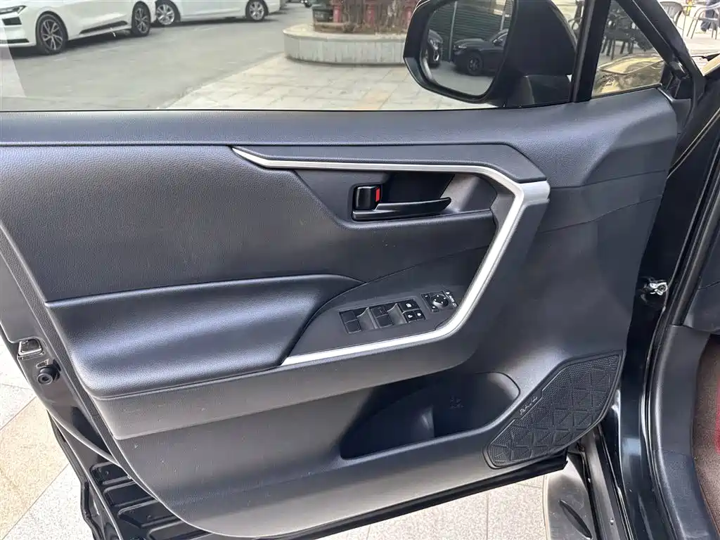 TOYOTA RAV4 RONGFANG