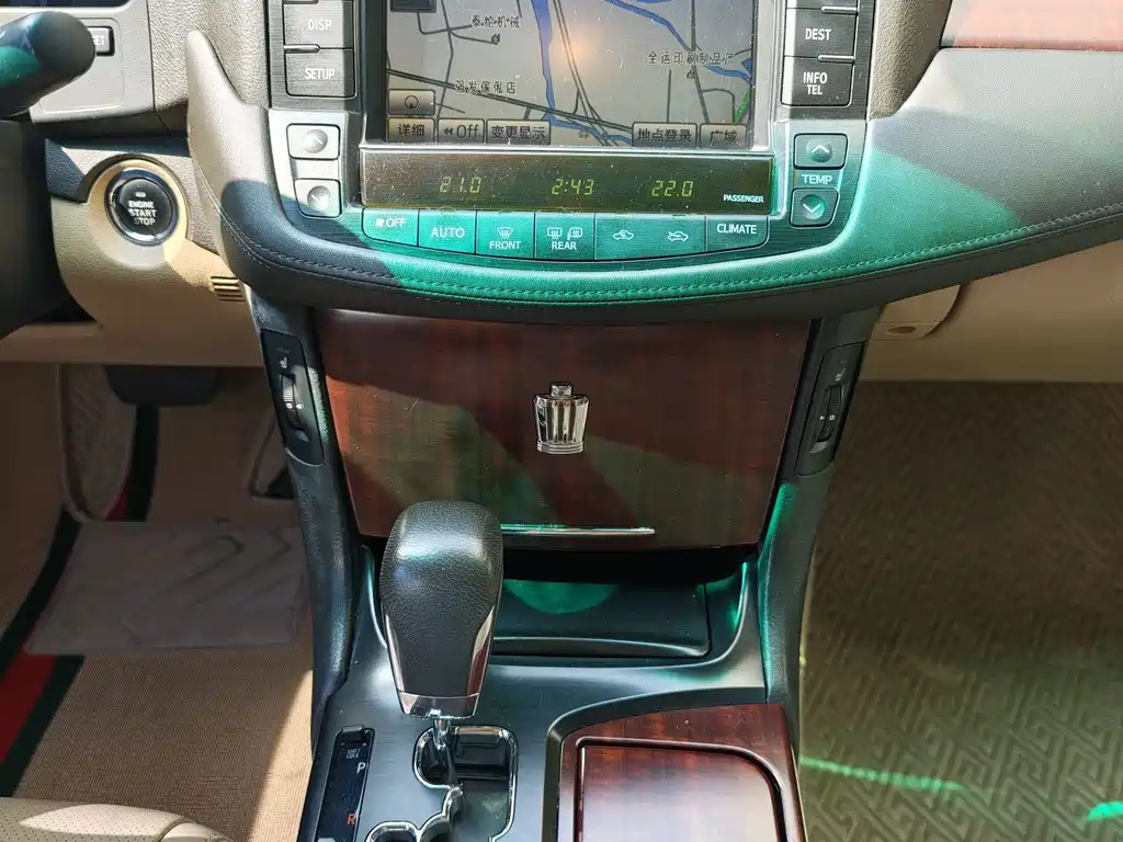 Toyota Crown — миниатюра 11