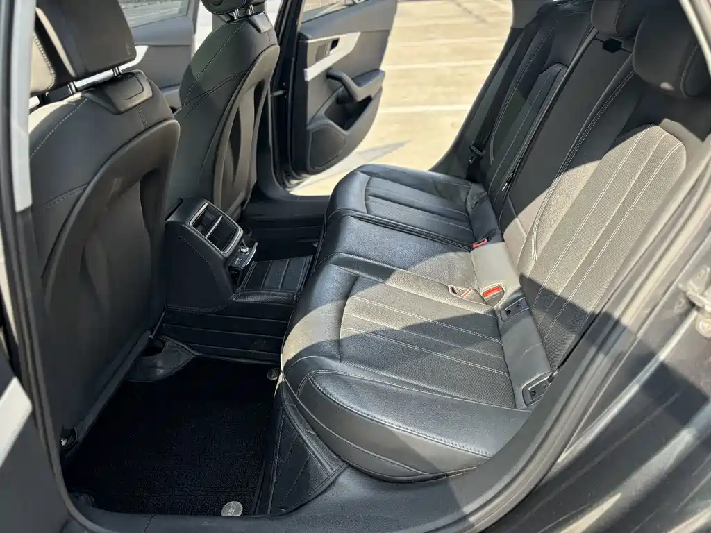Audi A4L — миниатюра 7
