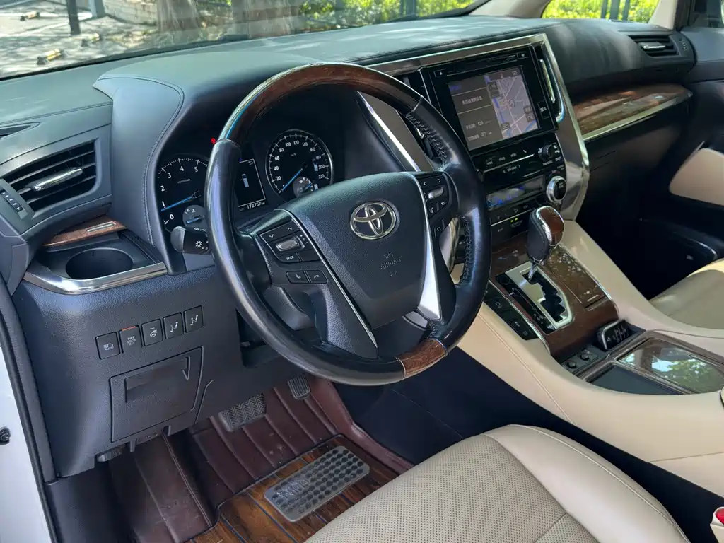 Toyota Alphard 2018 3.5L Luxury