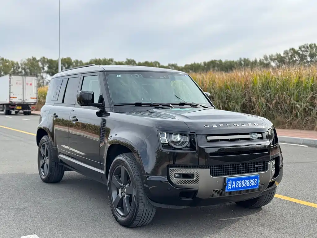 LAND ROVER DEFENDER