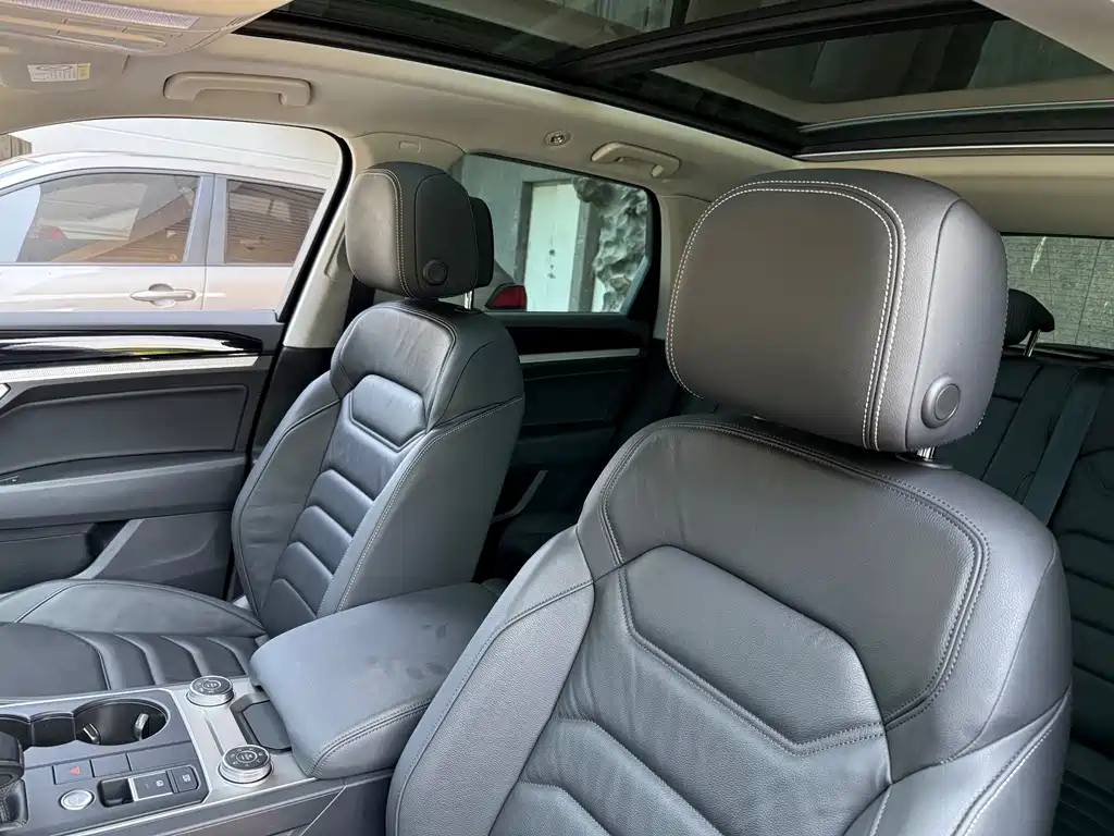 Volkswagen Touareg — миниатюра 16