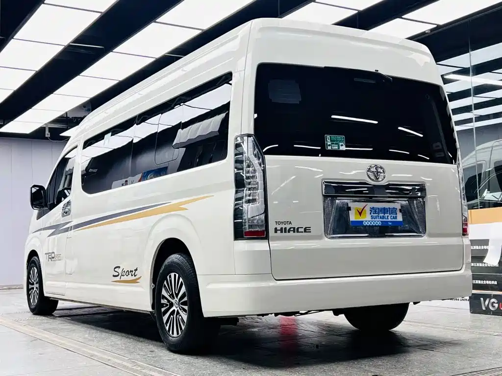 Toyota Hiace — миниатюра 6