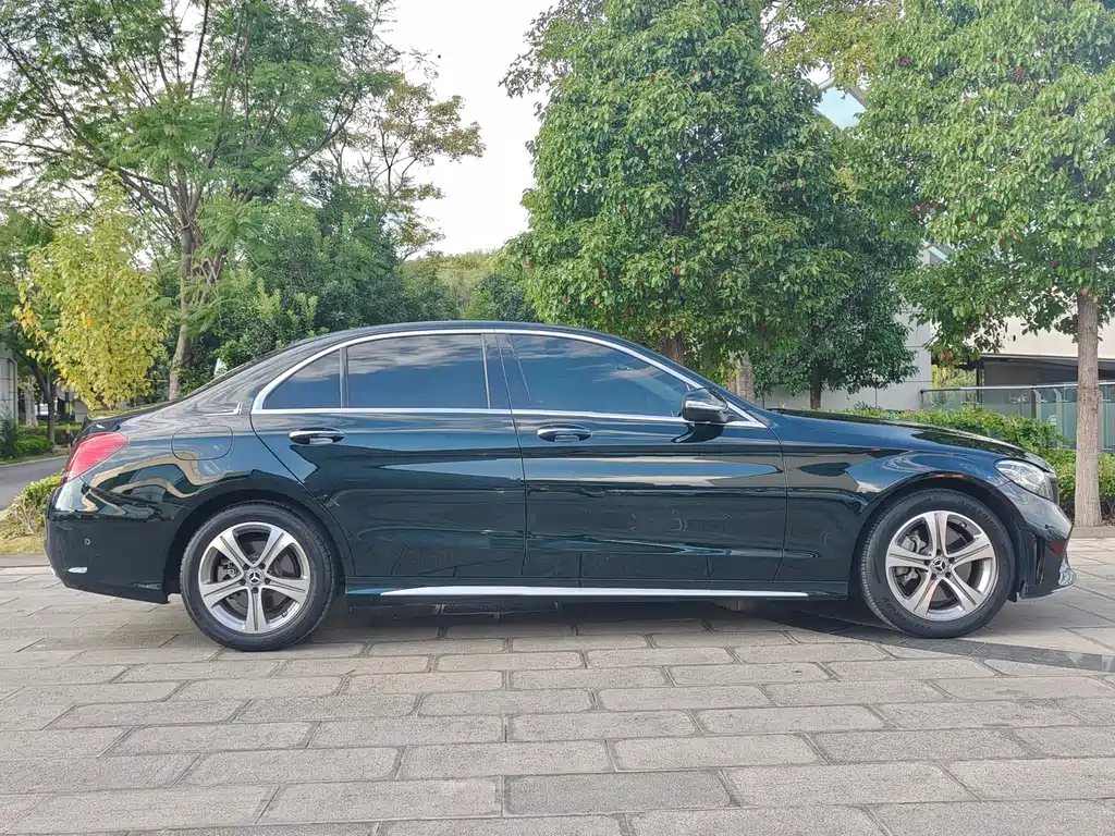 Mercedes-Benz C-Class — миниатюра 5
