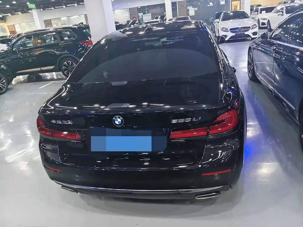 BMW 5 Series — миниатюра 23