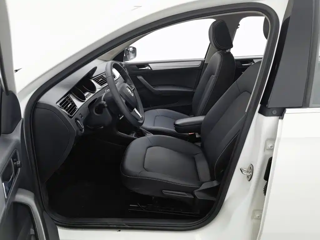Skoda Rapid — миниатюра 10